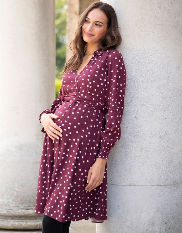 afbeelding voor Maternity to Nursing Shirt Dress – Burgundy Polka Dot