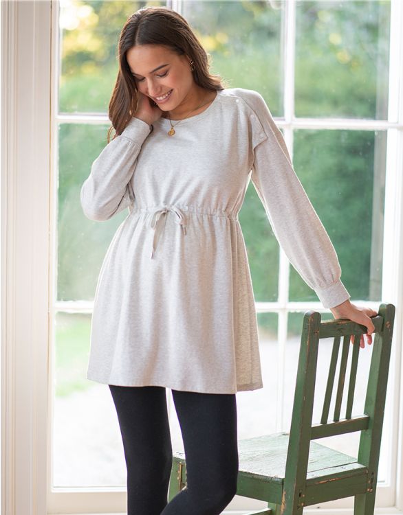 afbeelding voor Grijs sweatshirt van zwangerschap tot voedingsjurk met trekkoord