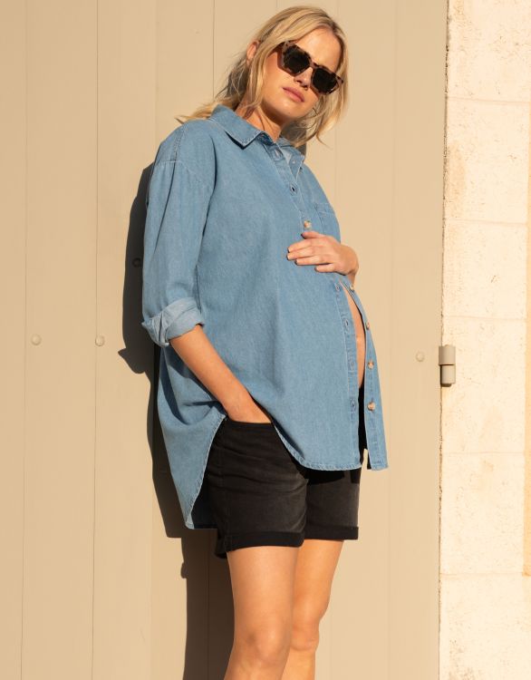 Image pour Chemise de grossesse en jean avec ourlet arrondi