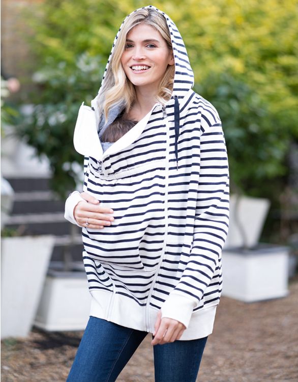 Imagen de Sudadera con capucha azul marino con rayas blancas: de maternidad a porteo