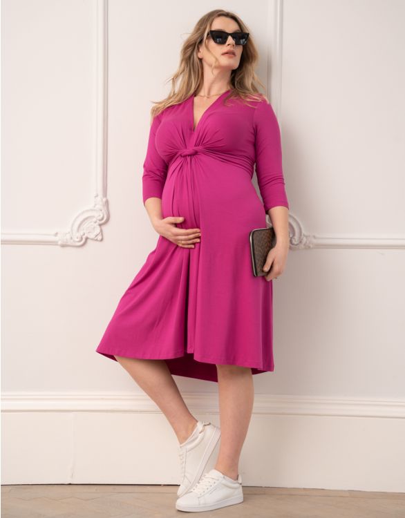 Imagen de Vestido premamá con nudo delantero en color rosa fucsia de la colección Curve
