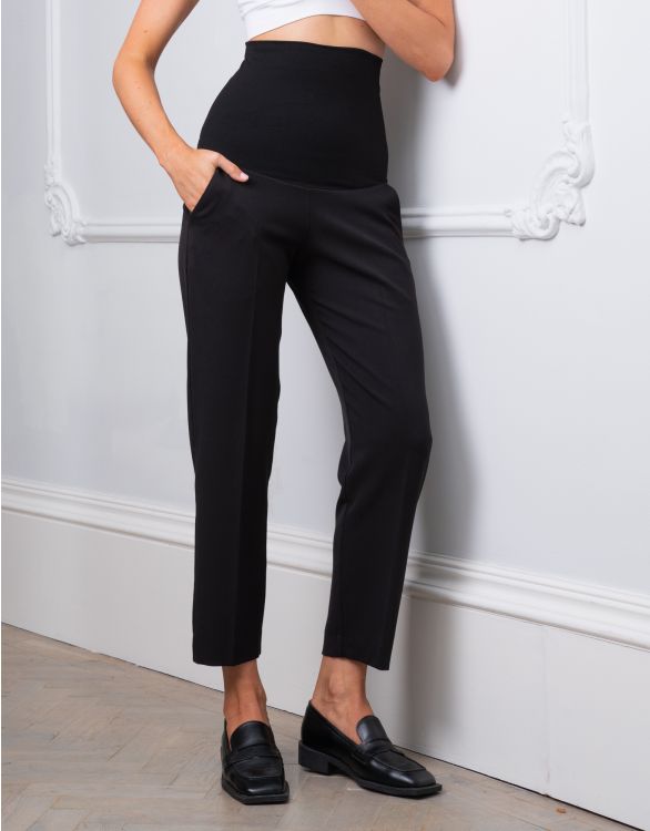 afbeelding voor Zwarte vormgevende broek met toelopende pijpen voor na de zwangerschap