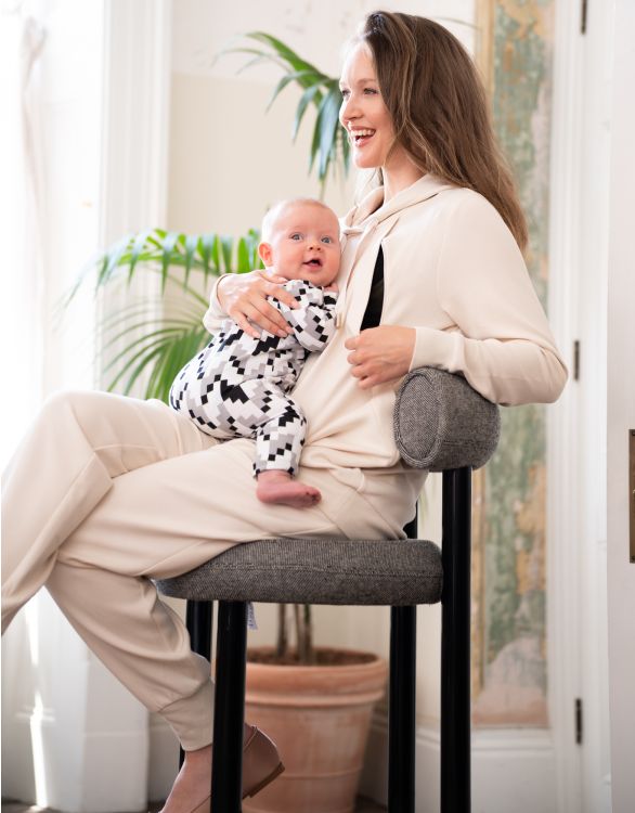 Image pour Chandail à capuchon de maternité et d'allaitement crème en modal  