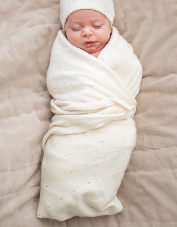 Imagen de Minimanta de bebé de punto de algodón y cachemir blanco marfil